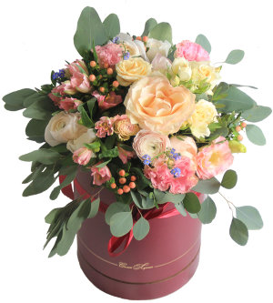 Цветочное обаяние - цветы в шляпной коробке Розы, лизиантусы